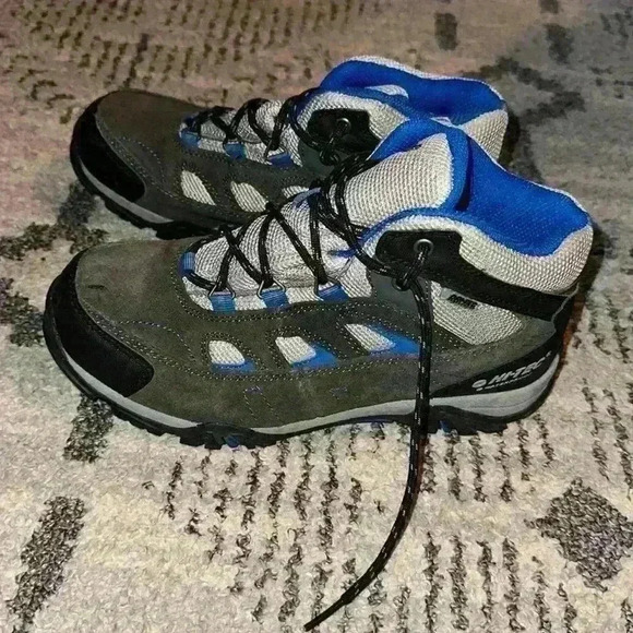 Hi-Tec Logan Waterproof  Jr.- Kids Boots size 6 - Picture 1 of 5